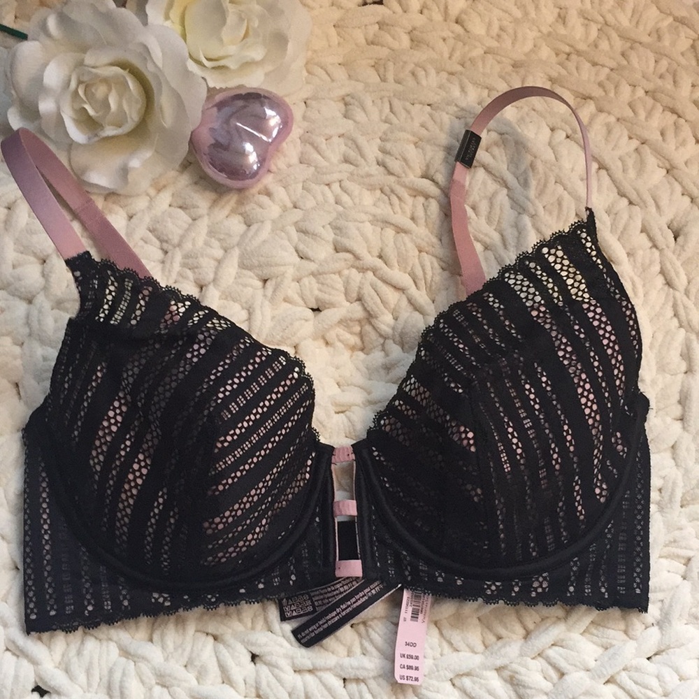 NWT Victoria’s Secret Lined plunge bra